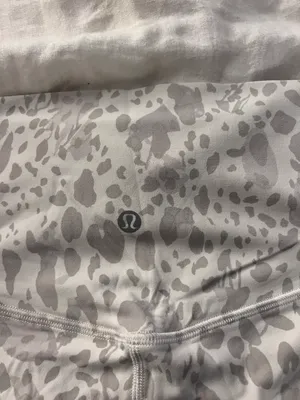 Rare Align Shorts Size 2 4” Inseam thumbnail 5