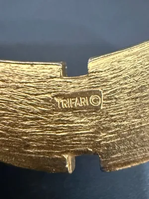 Vintage Signed TRIFARI Gold-tone Off White Enameled Greek Key Style Necklace thumbnail 11