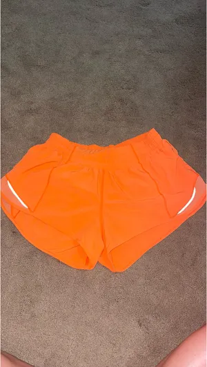Lululemon Hotty Hot Short 2.5” thumbnail 2
