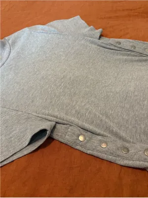 We The Free Free People Heather Gray Mock Neck Short-Sleeve Top w/Statement Side Buttons EUC thumbnail 4
