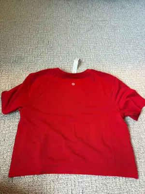 Lululemon top thumbnail 2