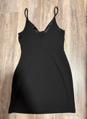 Express Women’s Black V-Neck Mesh Inset Bodycon Mini Dress-XS thumbnail 3
