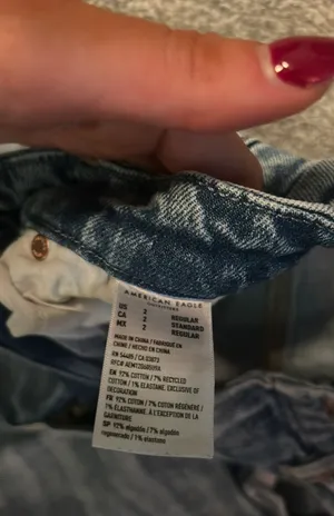 mom jeans thumbnail 3