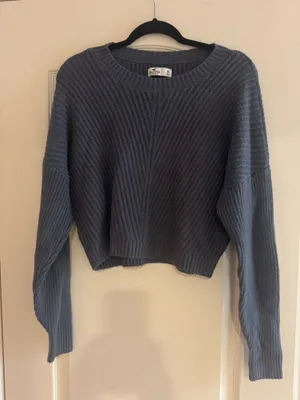 Hollister Sweater Cropped Grey Medium thumbnail 1