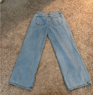 Boutique Light wash low rise wide leg denim jeans thumbnail 2