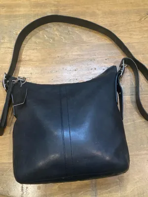 Vintage Coach Legacy Slim Duffle 9326 Black Leather Shoulder Bag thumbnail 3