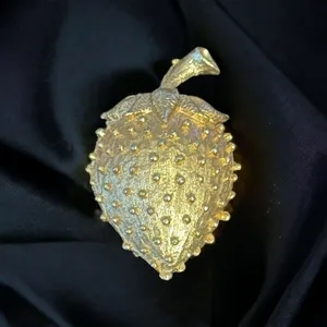 Vintage Golden Strawberry Brooch Gold thumbnail 2