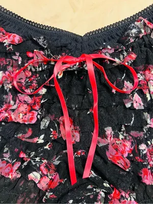 FREE PEOPLE Feeling For Lace Black Pink Floral Shorts Ruffles Girly Size Medium thumbnail 6
