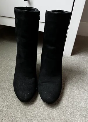 Chinese Laundry Black Suede Booties thumbnail 8