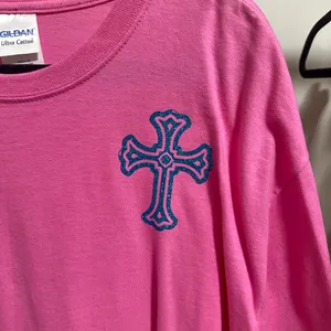 Pink and Blue Cross Pray Shortsleeve T Shirt size XL thumbnail 2