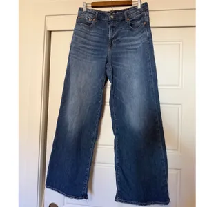 American Eagle AE Sz 10R Low Rise Baggy Wide Leg Stretch Jean Women Distressed thumbnail 5