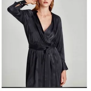 Zara NWT black v neck split hem tie belt long sleeve midi dress thumbnail 9