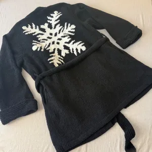 Victorias Secret Snowflake Robe Black White Knit Plush Belted‎ XS/S 167807-201 thumbnail 10