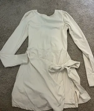 Shop the muse White Size M thumbnail 1