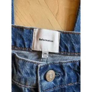 Reformation‎ Val 90s Mid Rise Straight Jeans In Pelican Size 30 thumbnail 4