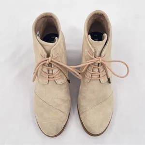 Toms Hyde Sand Suede Leather Creamy Tan Lace Up Wedge Heel Ankle Bootie Size 8 thumbnail 2