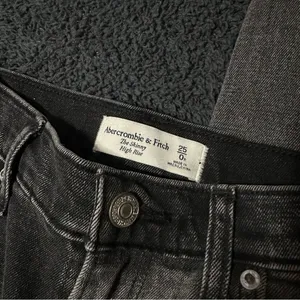 Abercrombie & Fitch Skinny High Rise thumbnail 3