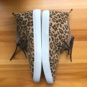 Gap Womens Cheetah Print Midtop Lace Up Sneaker Sz 8 thumbnail 7