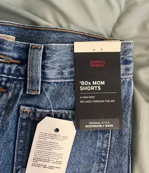 Levi's 80s Mom Shorts thumbnail 5