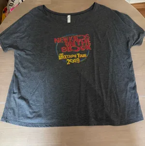 Bella Canvas New Kids on the Block NKOTB Mixtape Tour 2019 Concert T-Shirt XL thumbnail 1