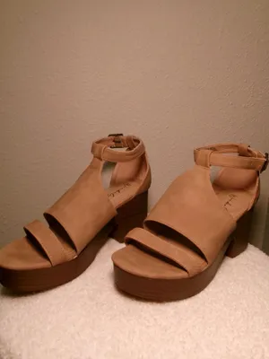 Wonderly Tan Platform Block Heel Sandals thumbnail 3