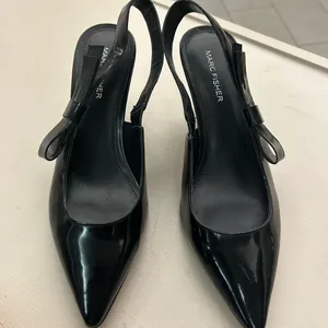 Marc Fisher Black Patent Slingback Pumps with Bow Accent 8M thumbnail 3