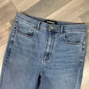 Express Super High Rise Mom Jeans‎ Blue 10 Crop Straight thumbnail 4