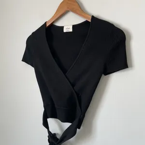 Wilfred Aritzia All Tied Up Sweater Top Cropped Black Ribbed Women's Size XS thumbnail 4