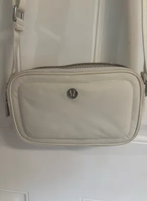 Lululemon 2L Solid Light IvoryCrossbody Camera adjustable strap Bag thumbnail 3