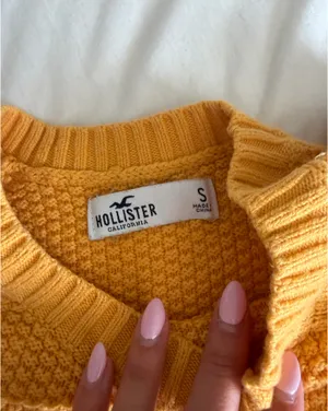 Yellow Hollister Sweater thumbnail 2