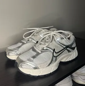 Nike V5 RNR thumbnail 2