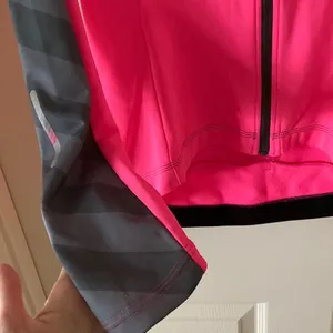 Pearl Izumi Elite Hot Pink Long Sleeve Cycling Jacket Jersey Pockets Like New S thumbnail 3