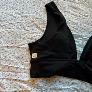 Vuori Black Women's Bralette thumbnail 3