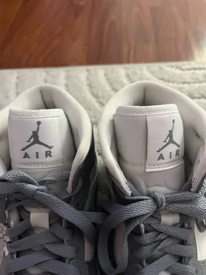 Nike Jordan Air 1 Mid Women’s thumbnail 4