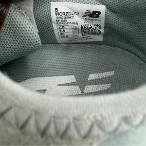 New Balance women’s fresh foam Cruz V2 Decon sneaker green/gray size 7.5 thumbnail 3