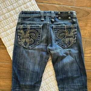 Miss Me‎ Bootcut Jeans Size 26 Midnight Fleur De Lis JP4369 Low Rise Dark Wash thumbnail 4