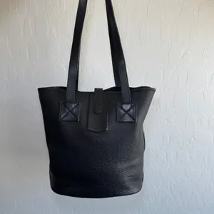 Dooney & Bourke Vintage AWL Black Bucket Tote Pebbled Leather brass Shoulder bag thumbnail 2
