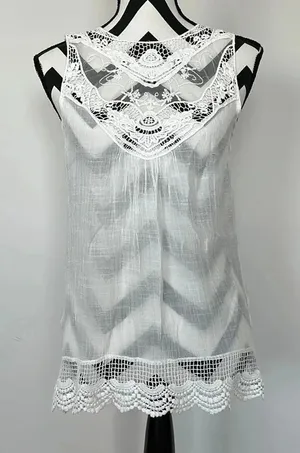 Entro White‎ Lace Top Sz Sm thumbnail 1