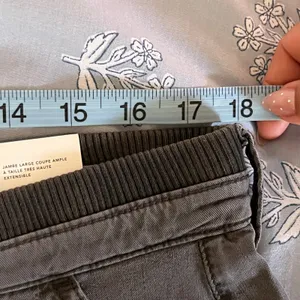 American Eagle Super High Rise Baggy Wide Leg Cargo Pants Gray 16 Short thumbnail 7