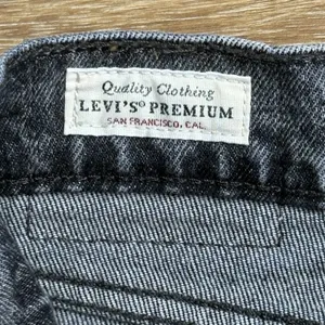 Levi's Premium Wedgie Icon Jeans Women's 28 Gray High Rise Tapered Ankle thumbnail 4