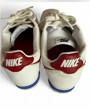 Nike Trainers White Sneakers with Red Swoosh and Blue Stripe thumbnail 5