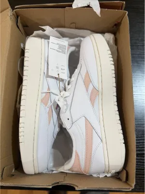 Size US 8 Women’s Reebok Club C Double Revenge Female thumbnail 3