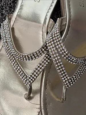 GUESS Women's Gold Rhinestone Thong Sandals thumbnail 4