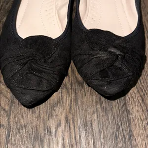 Elegant Black Knotted Flats Size 7 thumbnail 2