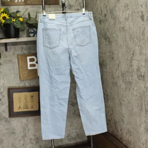 NWT Universal Thread High-Rise 90s Straight Jeans 88007520 Light Wash Blue 17 thumbnail 5