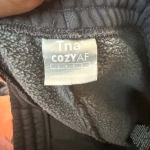 Aritzia Tna Cozy Fleece Perfect Micro Lounge Shorts thumbnail 3