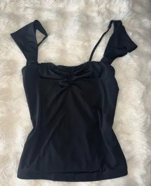 Black top thumbnail 1