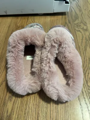 Isotoner Pink Knit Faux Fur Slippers thumbnail 3