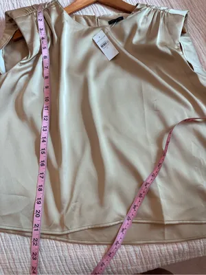 Ann Taylor Satin Cap Sleeve Shell Top in Beige/Gold size Medium NWT thumbnail 6