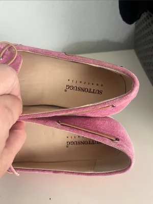 Suttons Ugg Women’s Australian Pink Leather Moccasins Flats Size 37 or 6.5 thumbnail 5